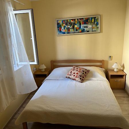 Spacious 1 Bedroom 4 Star Apartment, Mlini Bagian luar foto