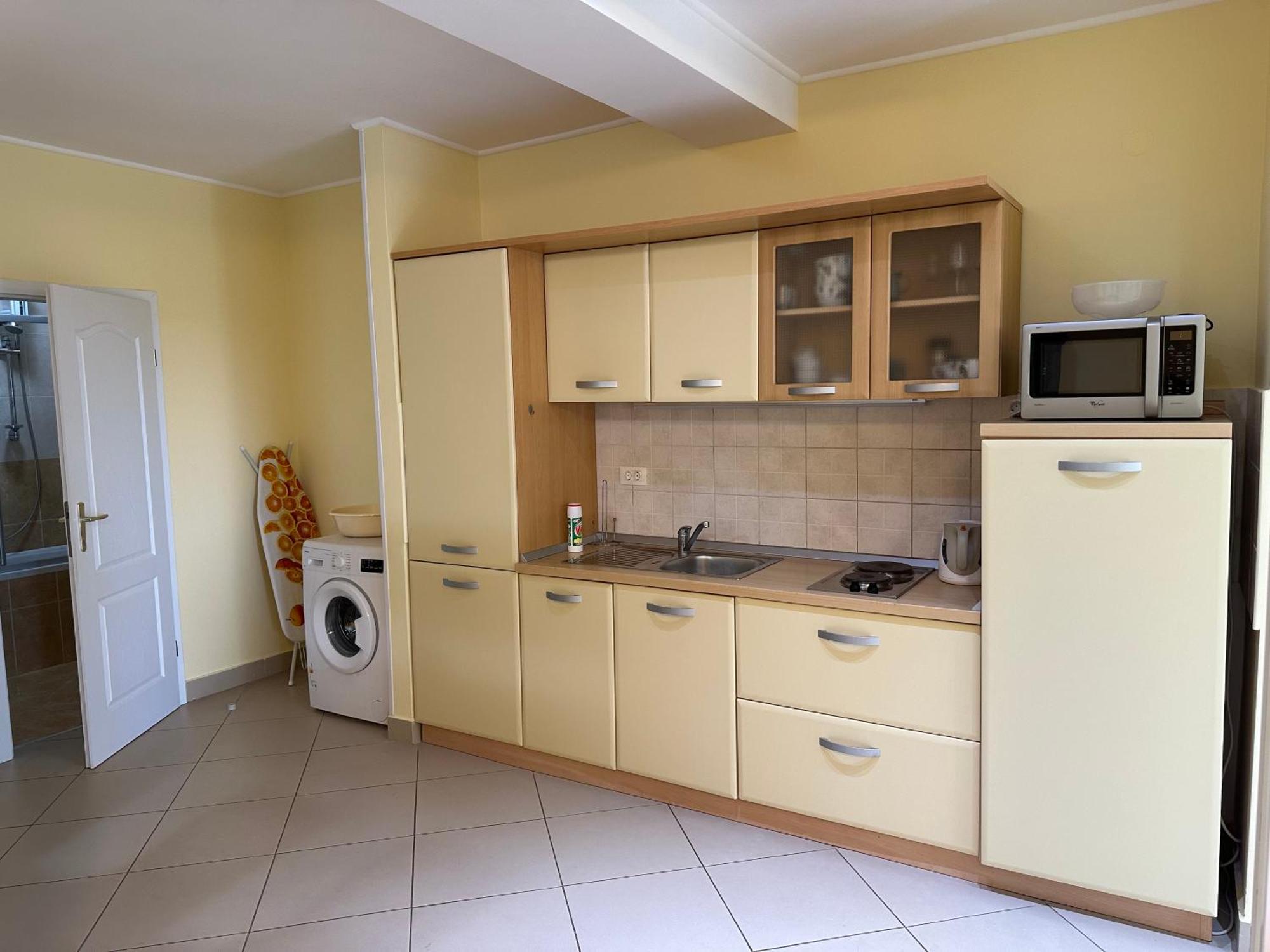 Spacious 1 Bedroom 4 Star Apartment, Mlini Bagian luar foto