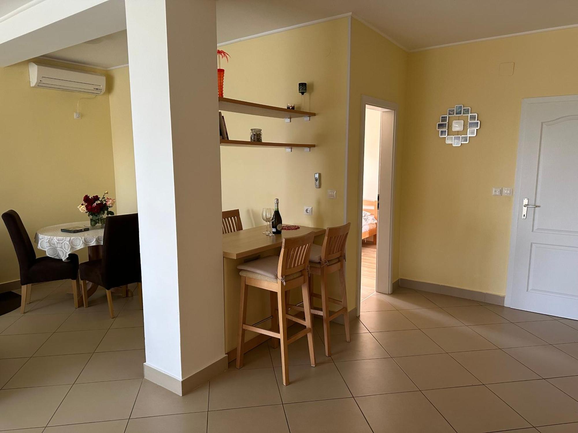 Spacious 1 Bedroom 4 Star Apartment, Mlini Bagian luar foto