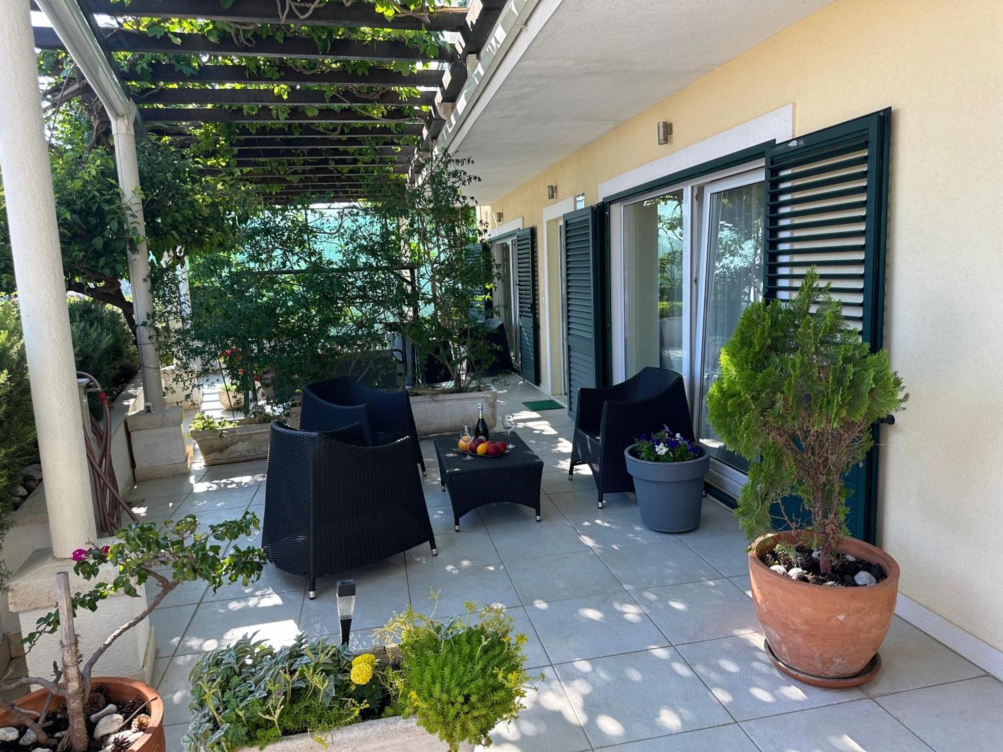 Spacious 1 Bedroom 4 Star Apartment, Mlini Bagian luar foto