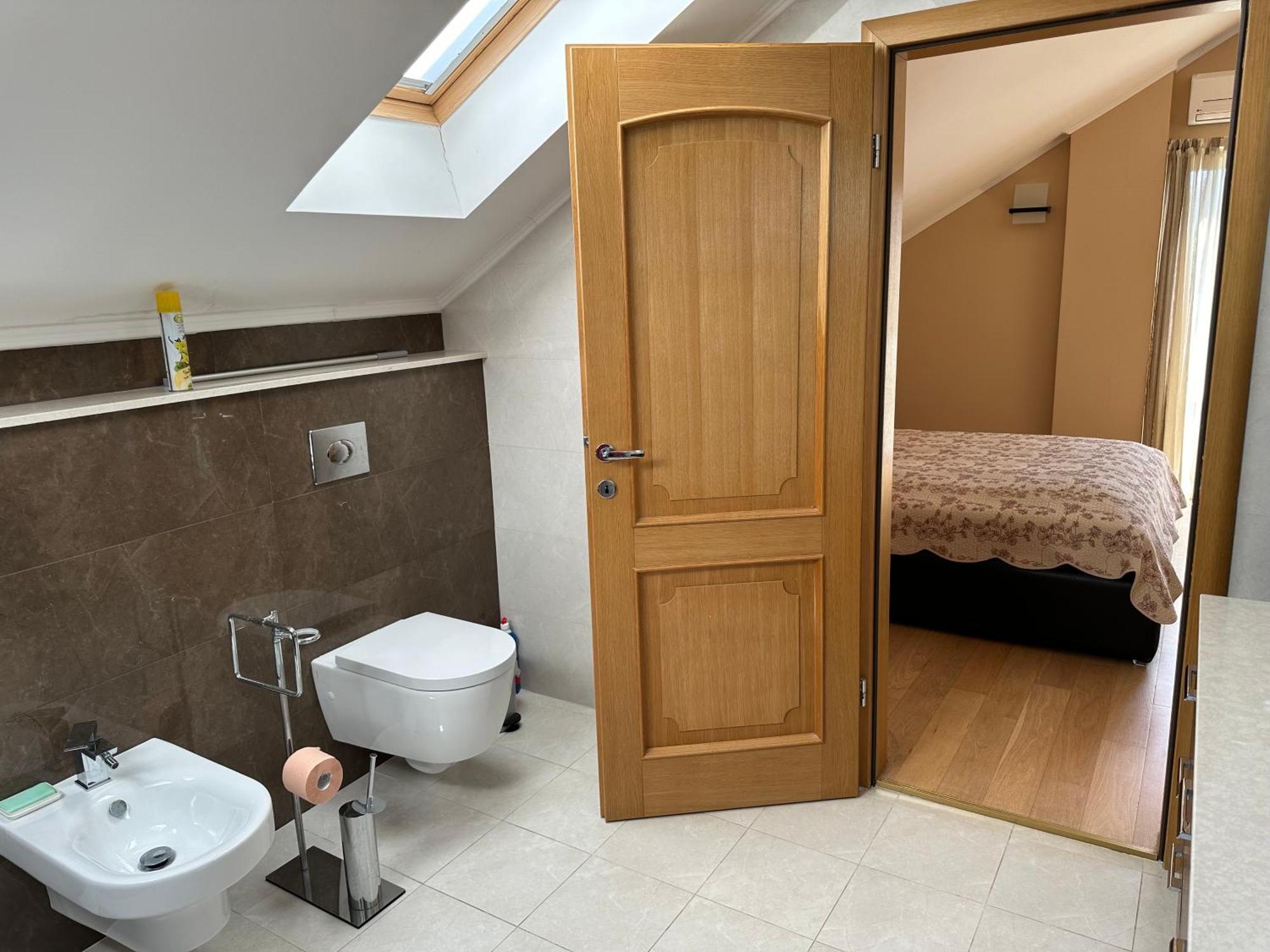 Spacious 1 Bedroom 4 Star Apartment, Mlini Bagian luar foto