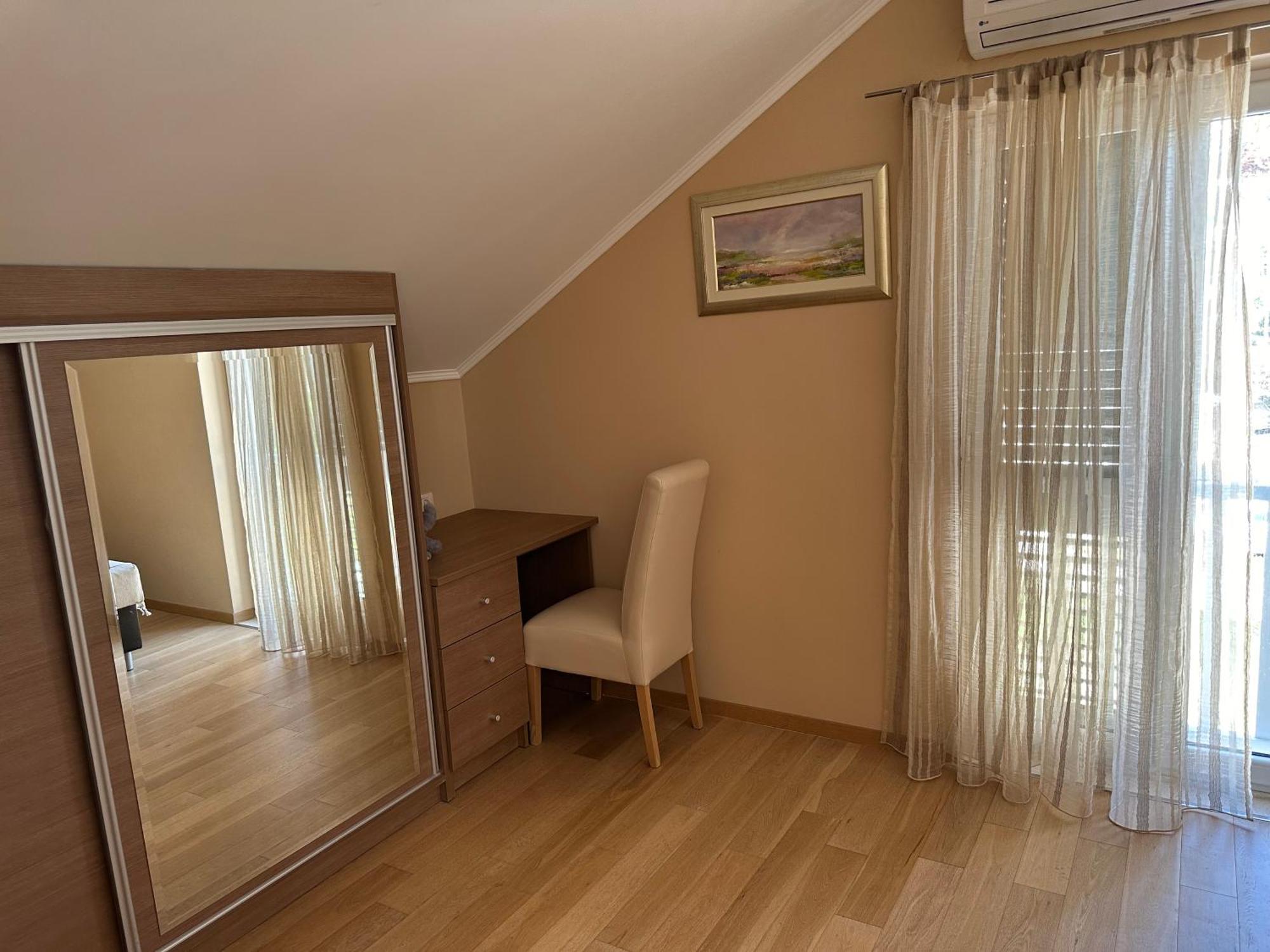 Spacious 1 Bedroom 4 Star Apartment, Mlini Bagian luar foto